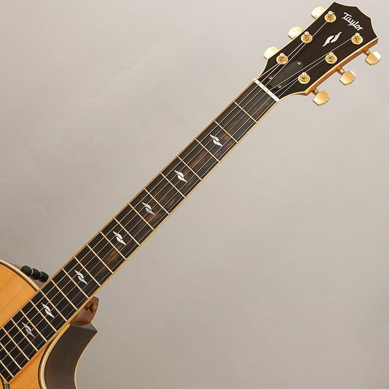 Used_816ce_ES2_First_Edition_'14_Taylor_09