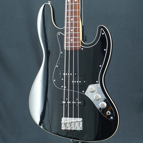 Used_AJB_Aerodyne_Jazz_Bass_(Black)_01