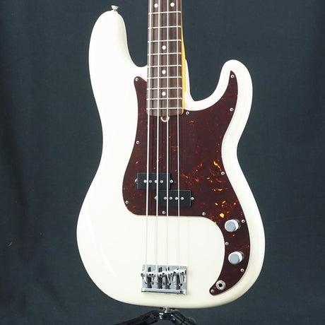 Used_American_Professional_II_Precision_Bass_(Olympic_White_Rosewood)_01