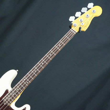 Used_American_Professional_II_Precision_Bass_(Olympic_White_Rosewood)_05