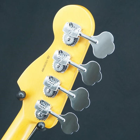 Used_American_Professional_II_Precision_Bass_(Olympic_White_Rosewood)_08