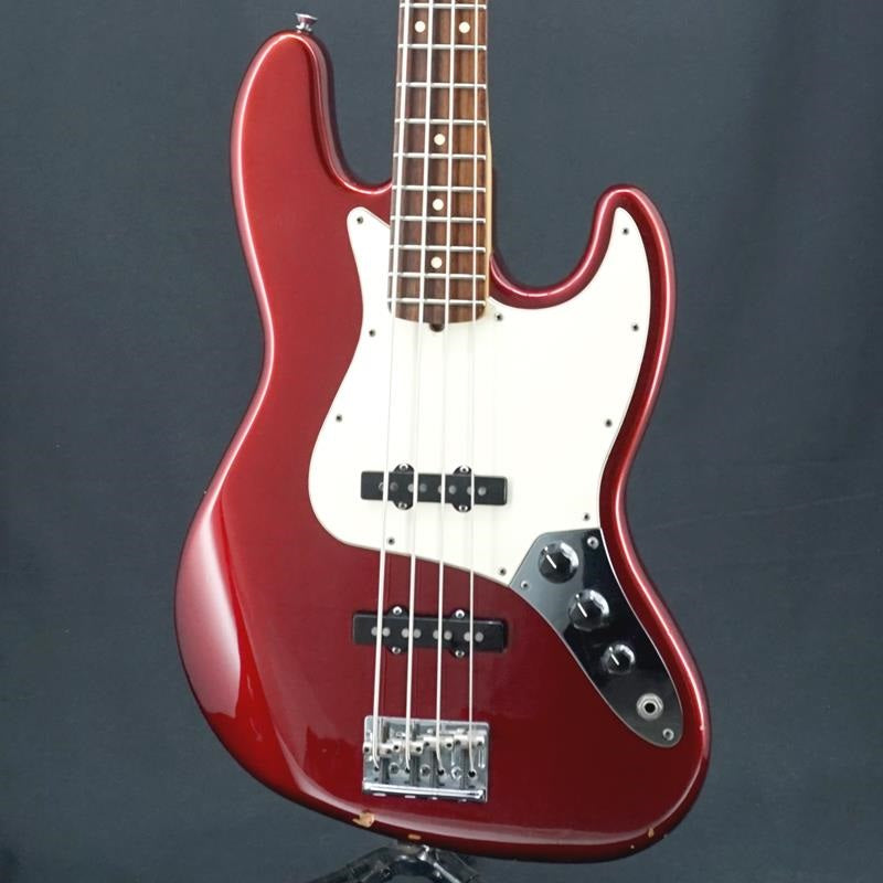 Used_American_Standard_Jazz_Bass_(Candy_Cola)_01