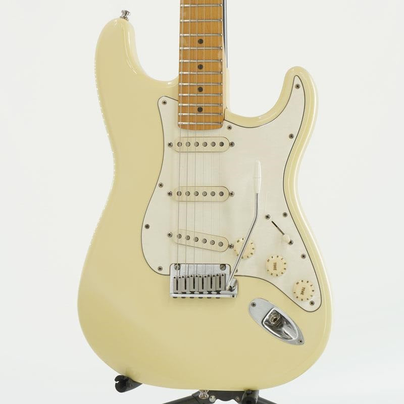 Used_American_Standard_Stratocaster_(Olympic_White_M)_1998_[SN__N8352864]_01