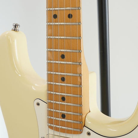 Used_American_Standard_Stratocaster_(Olympic_White_M)_1998_[SN__N8352864]_09