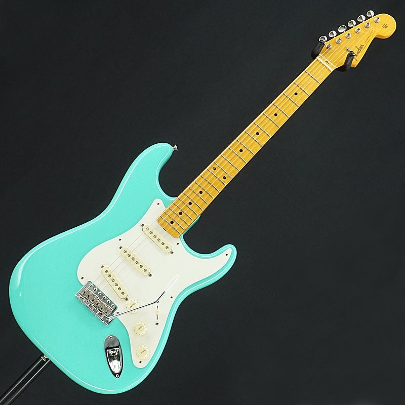 Used_American_Vintage_II_1957_Stratocaster_(Sea_Foam_Green)_[SN_V2205494]_03