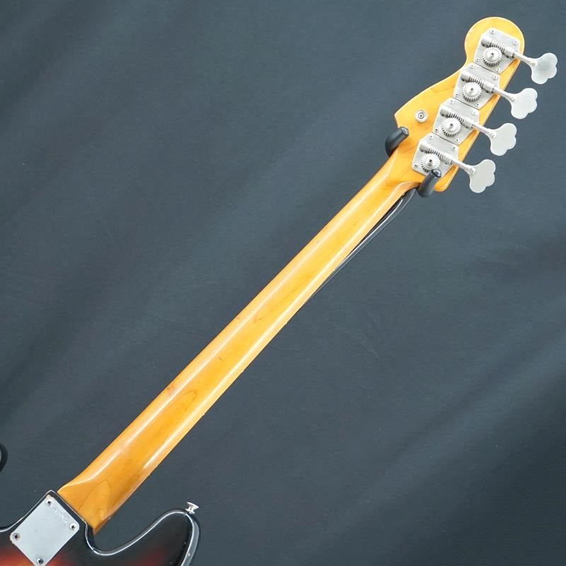 Used_American_Vintage_'62_Jazz_Bass_(3-Color_Sunburst)_06