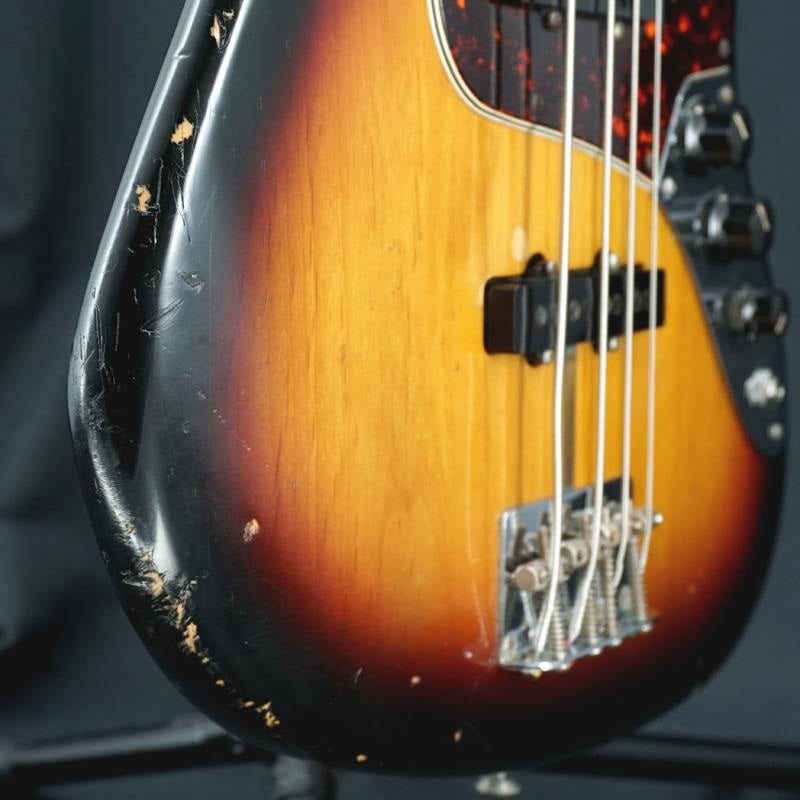 Used_American_Vintage_'62_Jazz_Bass_(3-Color_Sunburst)_09