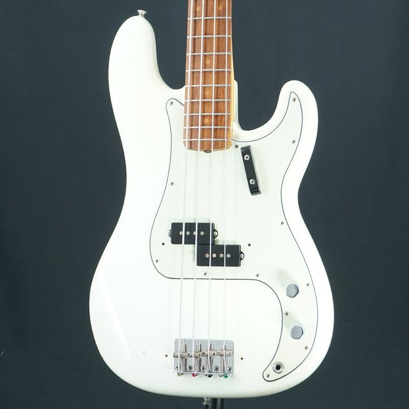 Used_American_Vintage_'63_Precision_Bass_(Olympic_White)_01