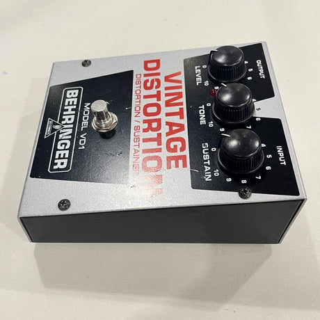 Used_Behringer_VD-1_Vintage_Distortion_Pedal_Sustainer_05
