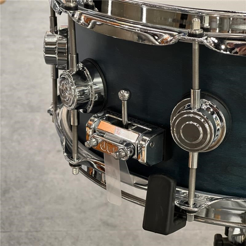 Used_Collector's_Pure_Cherry_Snare_Drum，_14__x_5_5__Satin_Azure，_DRC25514SSC115_03