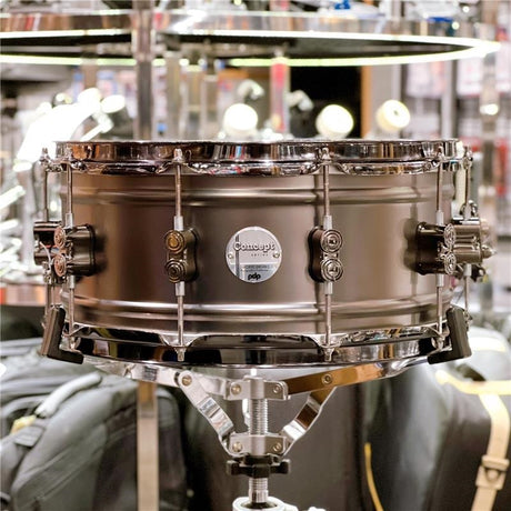 Used_Concept_Series_Black_Nickel_over_Brass_Snare_Drum_[14x6_5]_01