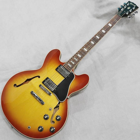 Used_Custom_Shop_Larry_Carlton_Signature_ES-335_'02_01