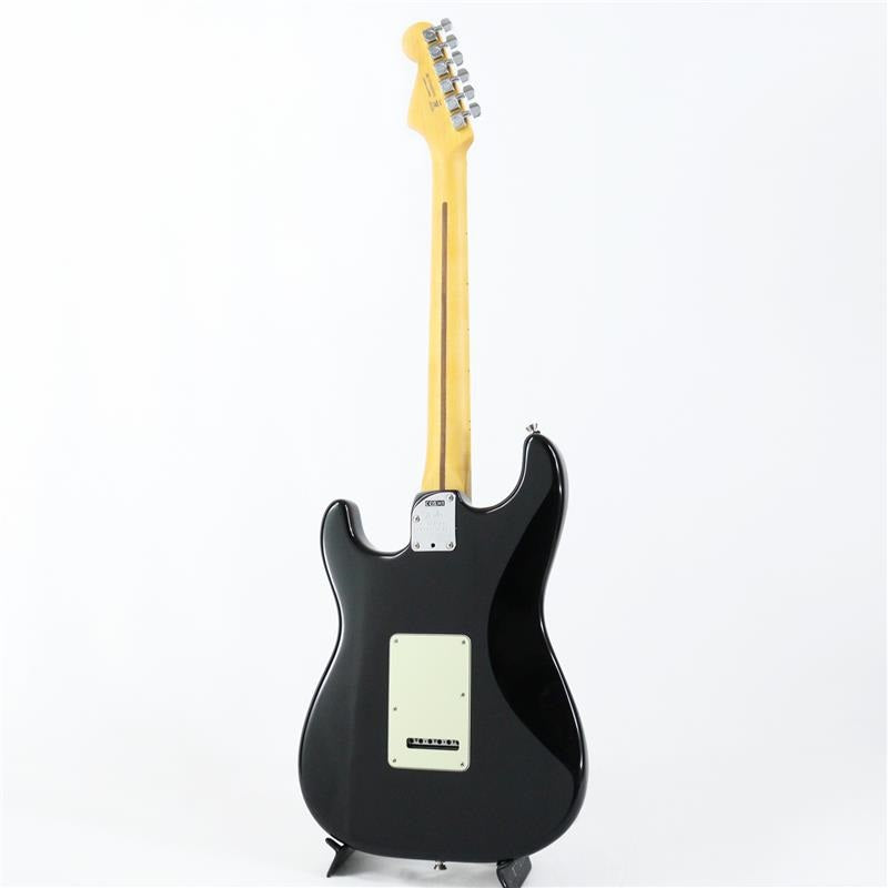 Used_Fender_American_Professional_II_Stratocaster_(Black)_[SN_US240037975]_03