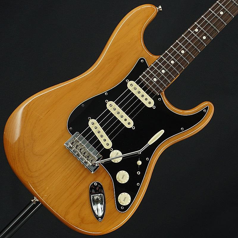Used_Fender_American_Professional_II_Stratocaster_(Roasted_Pine_Rosewood)_[SN_US21033529]_01