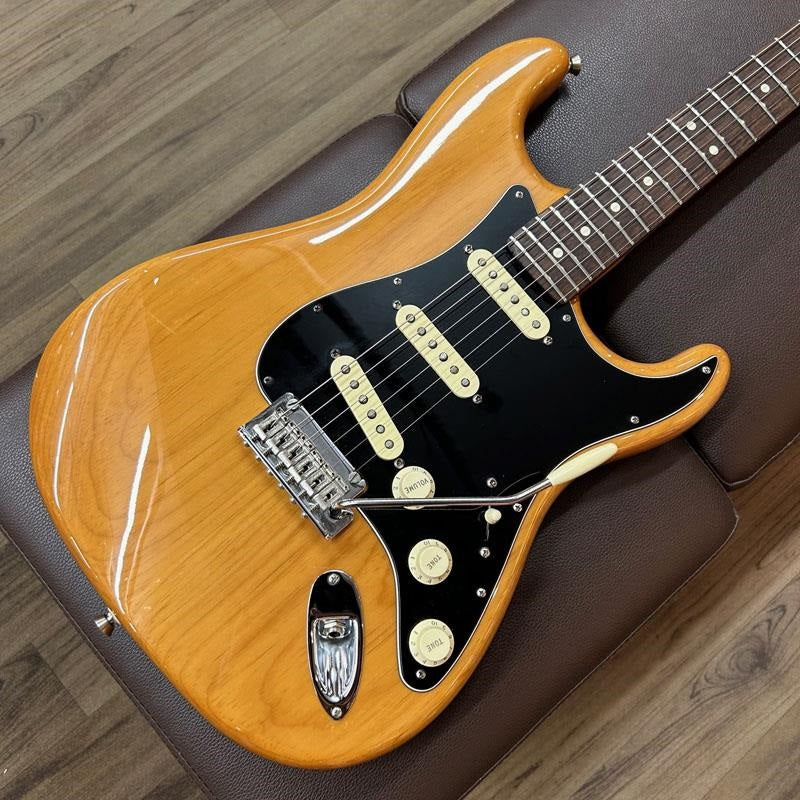 Used_Fender_American_Professional_II_Stratocaster_(Roasted_Pine_Rosewood)_[SN_US21033529]_09