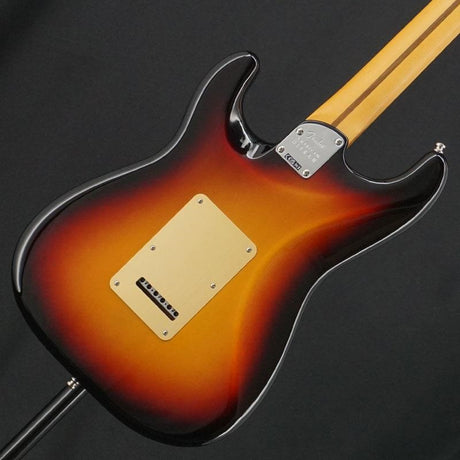 Used_Fender_American_Ultra_II_Stratocaster_HSS_(Ultraburst_Ebony)_[SN_US240013376]_02