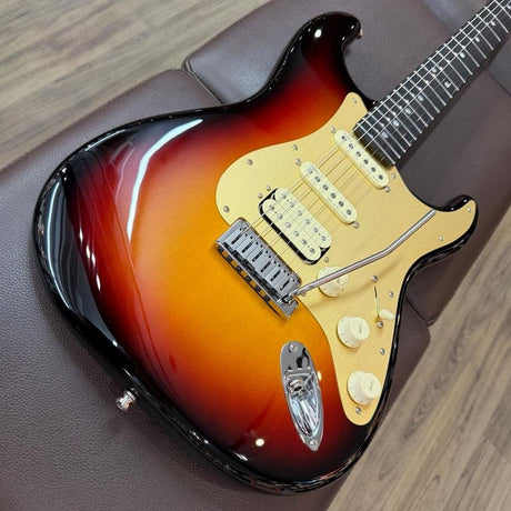 Used_Fender_American_Ultra_II_Stratocaster_HSS_(Ultraburst_Ebony)_[SN_US240013376]_09