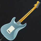 Used_Fender_American_Ultra_Luxe_Vintage_'60s_Stratocaster_(Ice_Blue_Metallic_Rosewood)_[SN_US25016203]_04