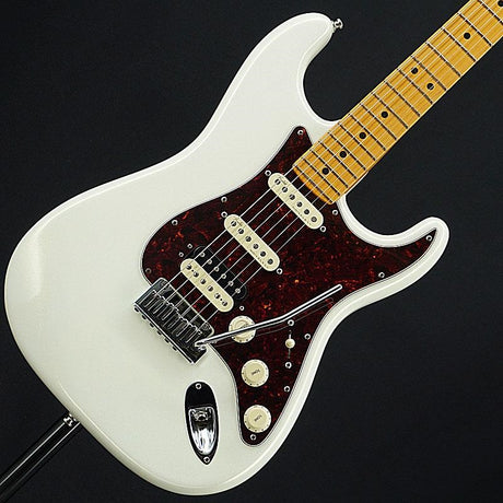 Used_Fender_American_Ultra_Stratocaster_HSS_(Arctic_Pearl_Maple)_[SN_US210081321]_01