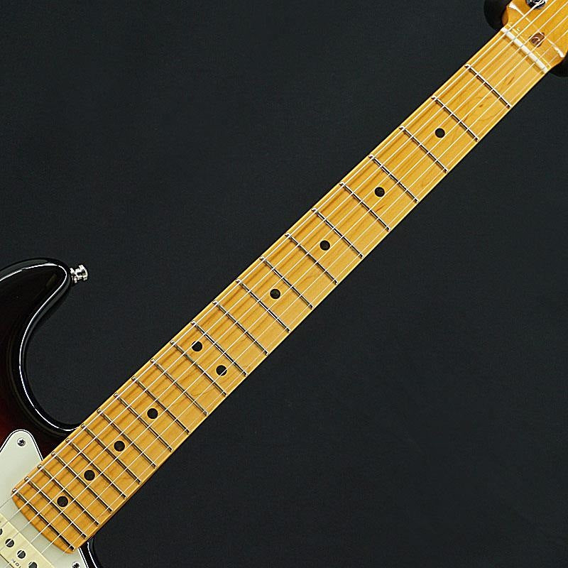 Used_Fender_American_Ultra_Stratocaster_(Ultraburst_Maple)_[SN_US240007278]_05