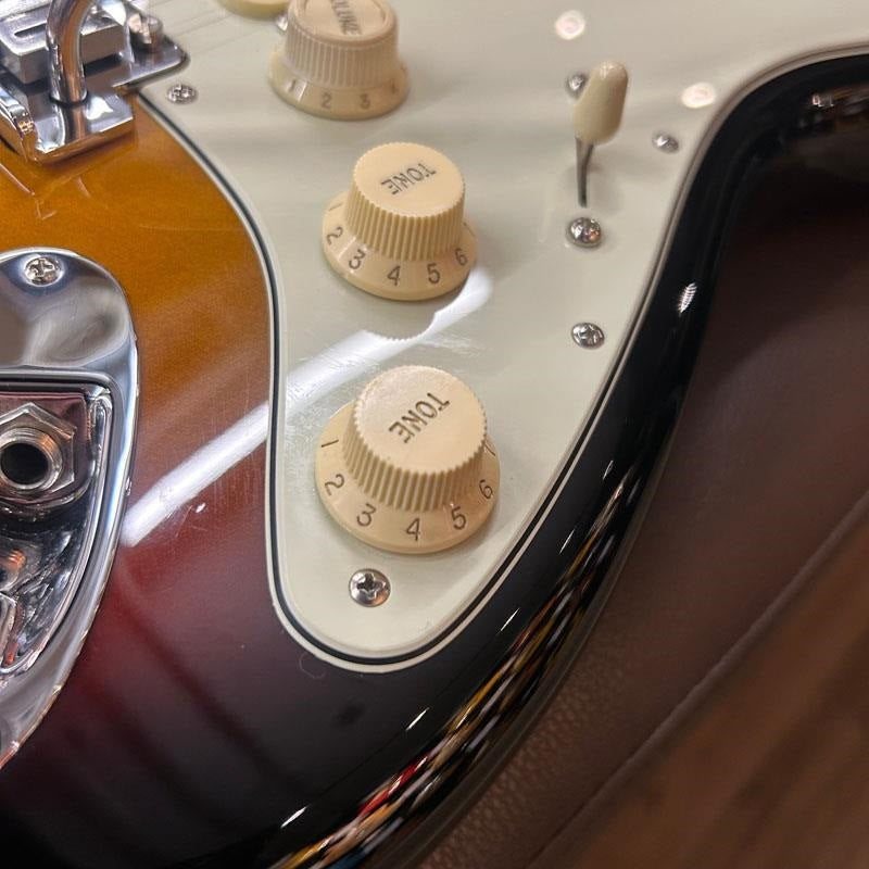 Used_Fender_American_Ultra_Stratocaster_(Ultraburst_Maple)_[SN_US240007278]_10