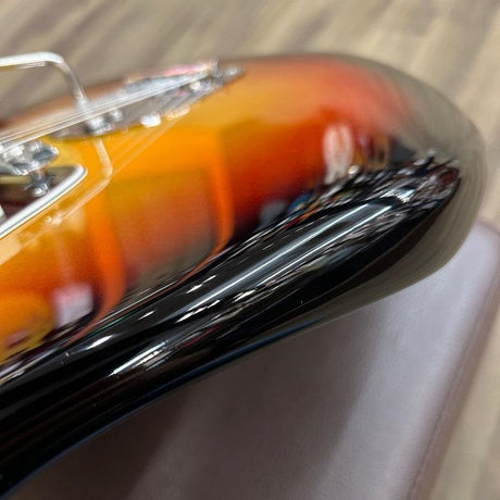 Used_Fender_American_Vintage_II_1966_Jazzmaster_(3-Color_Sunburst)_[SN_V2327997]_11