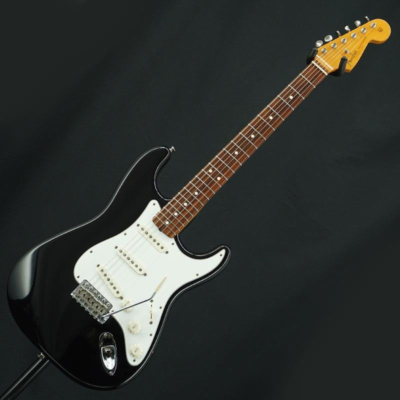 Used_Fender_American_Vintage_'62_Stratocaster_(Black)_[SN_V082094]_03