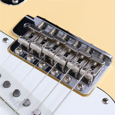 Used_Fender_Artist_Collection_Yngwie_Malmsteen_Signature_Stratocaster_(Vintage_White_Scalloped_Maple)_[SN_R126090]_10