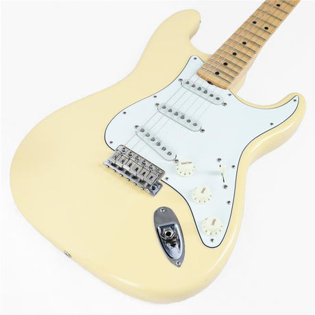 Used_Fender_Artist_Collection_Yngwie_Malmsteen_Signature_Stratocaster_(Vintage_White_Scalloped_Maple)_[SN_R126090]_11