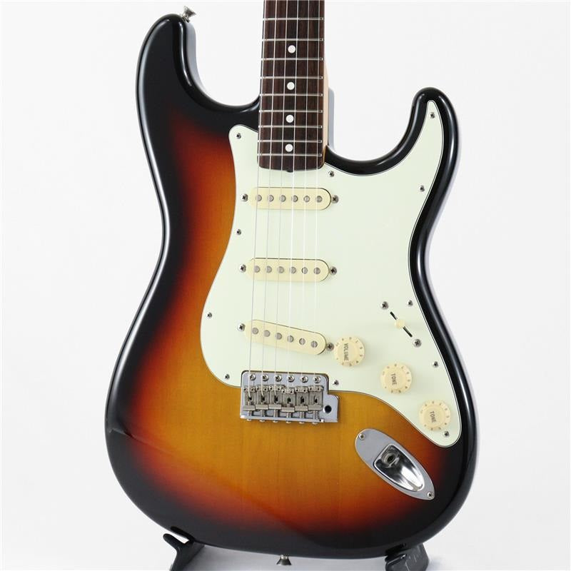 Used_Fender_Classic_60s_Strat_(3-Color_Sunburst)_[SN_JD16002297]_01