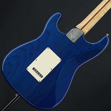 Used_Fender_Custom_Shop_Custom_Deluxe_Stratocaster_(Sapphire_Blue_Trans)_[SN_6107]_02