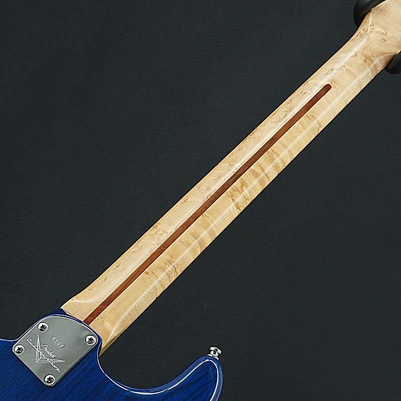 Used_Fender_Custom_Shop_Custom_Deluxe_Stratocaster_(Sapphire_Blue_Trans)_[SN_6107]_06