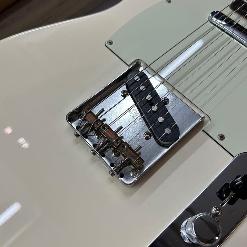 Used_Fender_Hybrid_60s_Telecaster_(Arctic_White)_[SN_JD17041360]_09
