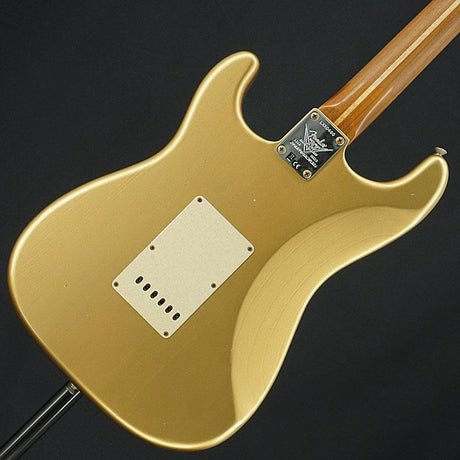 Used_Fender_Limited_Edition_70th_Anniversary_1954_Roasted_Stratocaster_Journeyman_Relic_(Aged_Aztec_Gold)_[SN_LXX0465]_02