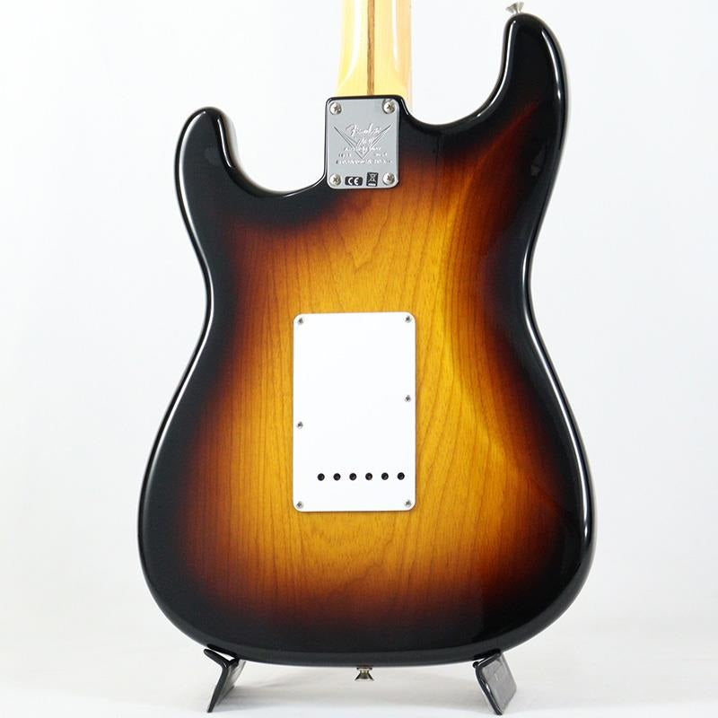 Used_Fender_Limited_Edition_70th_Anniversary_1954_Stratocaster_TCP_(Wide-Fade_2-Color_Sunburst)_[SN_5203]_04