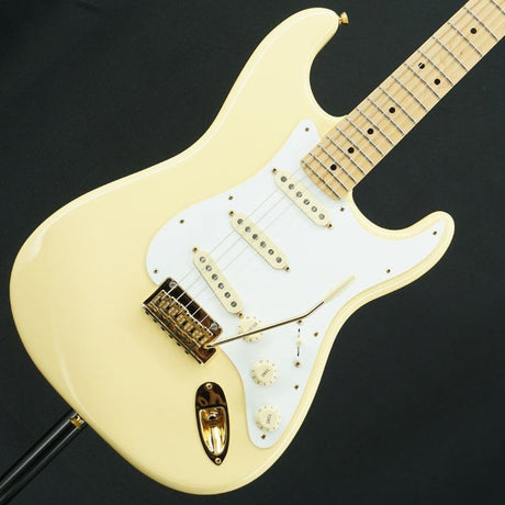 Used_Fender_Overseas_Limited_Model_American_Professional_Stratocaster_(Vintage_White)_[SN_US19061737]_01