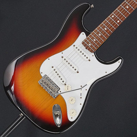 Used_Fender_ST62-58US_(3Tone_Sunburst)_[SN_Q020719]_01
