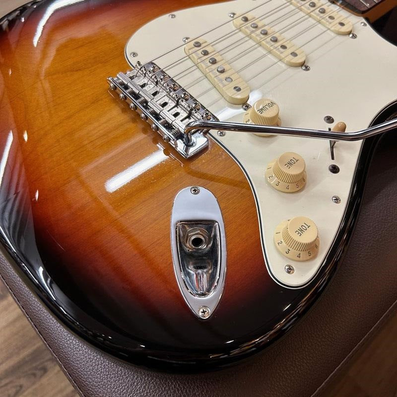 Used_Fender_ST62-DMC_VSP_(3Tone_Sunburst)_[SN_S064052]_09