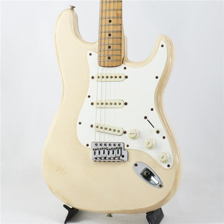 Used_Fender_Squier_Series_Stratocaster_(White)_[SN_MN416411]_01