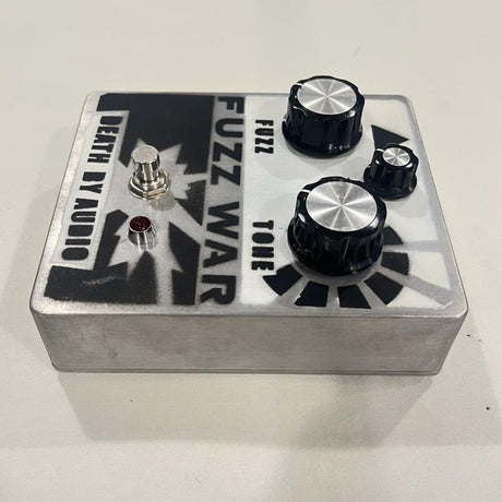 Used_Fuzz_War_fuzz_pedal_03
