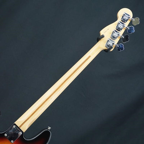 Used_Highway_One_Jazz_Bass_(3-Color_Sunburst)_06