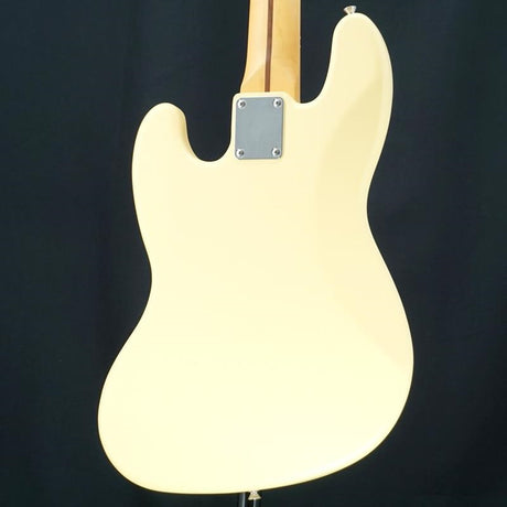 Used_Junior_Collection_Jazz_Bass_(Satin_Vintage_White)_02