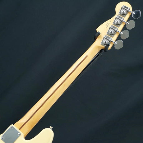 Used_Junior_Collection_Jazz_Bass_(Satin_Vintage_White)_06