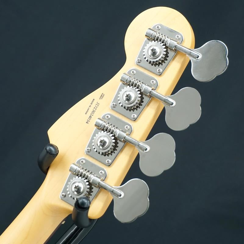 Used_Junior_Collection_Jazz_Bass_(Satin_Vintage_White)_08