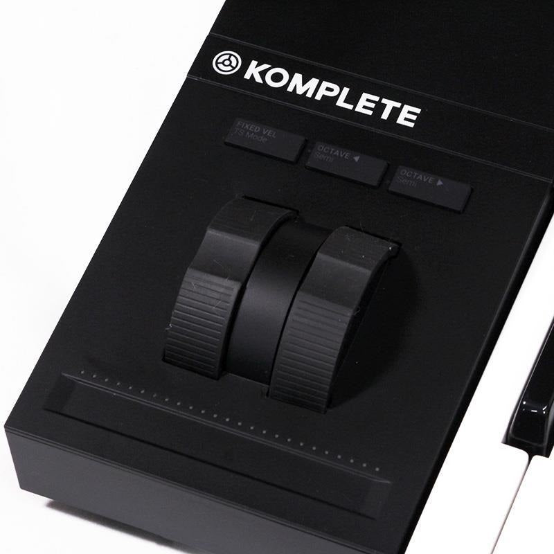 Used_Komplete_Kontrol_S49_mk2_(Native_Instrument)_(MIDI_controller，_keyboard)_02