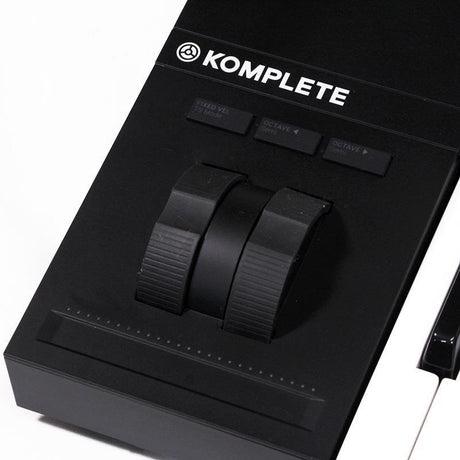 Used_Komplete_Kontrol_S49_mk2_(Native_Instrument)_(MIDI_controller，_keyboard)_02