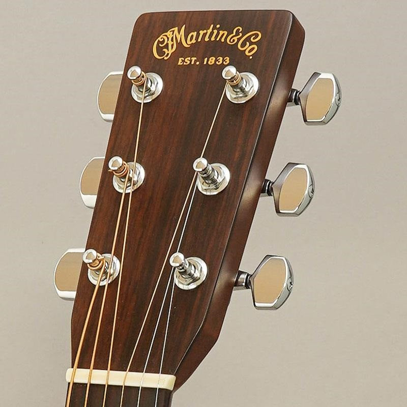 Used_Martin_D-28_Standard_'05_11