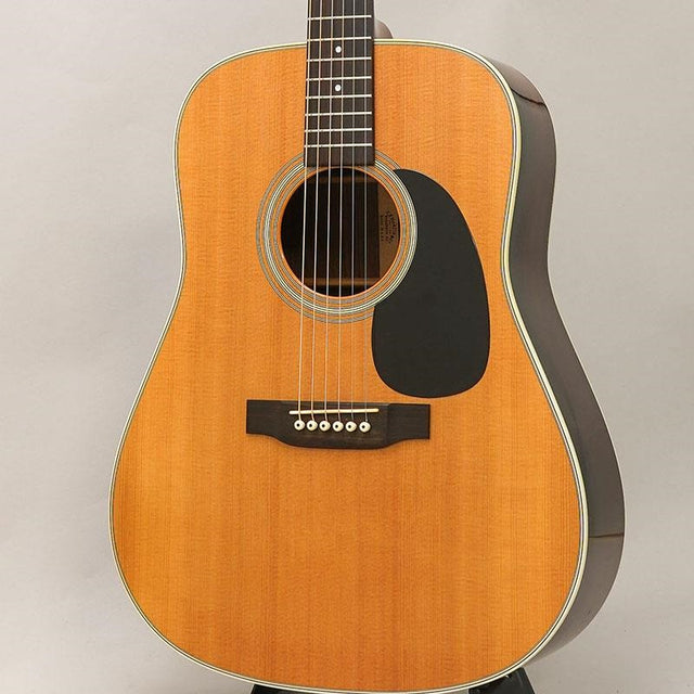 Used_Martin_D-28_'05_01