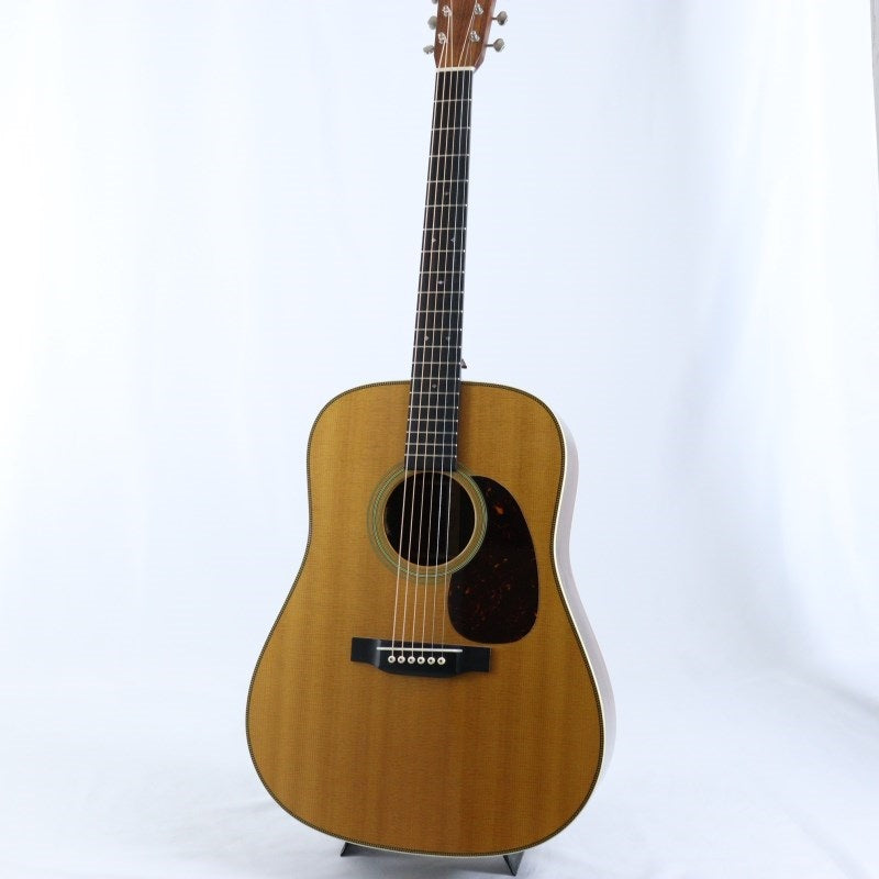 Used_Martin_HD-28V_(with_pickup_installed，_2016_model)_02