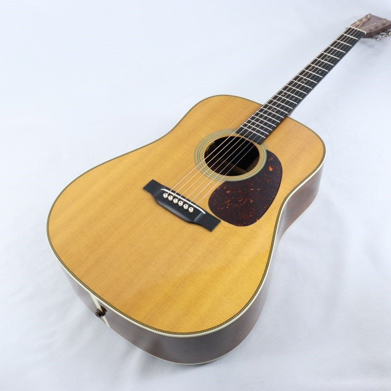 Used_Martin_HD-28V_(with_pickup_installed，_2016_model)_10